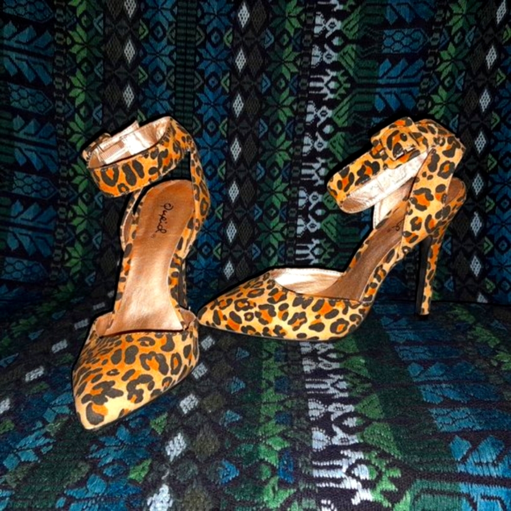 NWOT Qupid Cute Ankle Strap Leopard Heels Women's Size 6.5